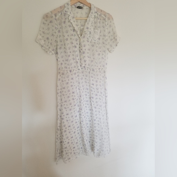 Beautiful sheer floral vintage dress - Picture 1 of 3